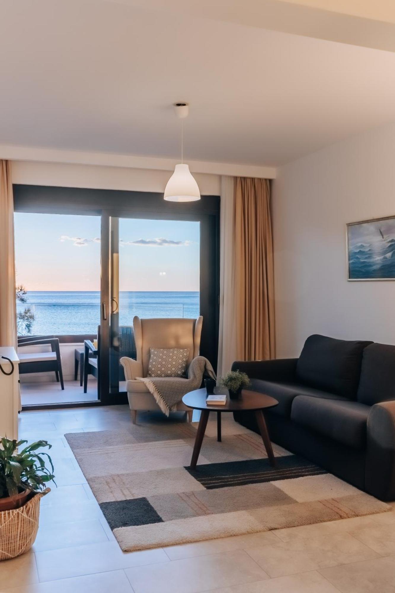 Apartments Kuce Lekovica Beach & Snack Bar- Bistro Eksteriør billede
