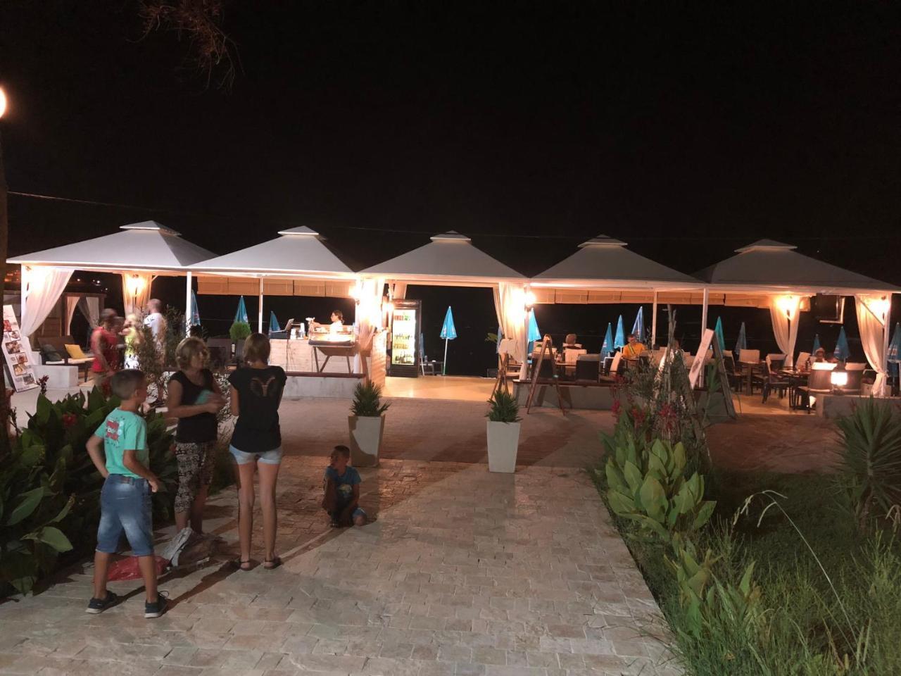 Apartments Kuce Lekovica Beach & Snack Bar- Bistro Eksteriør billede