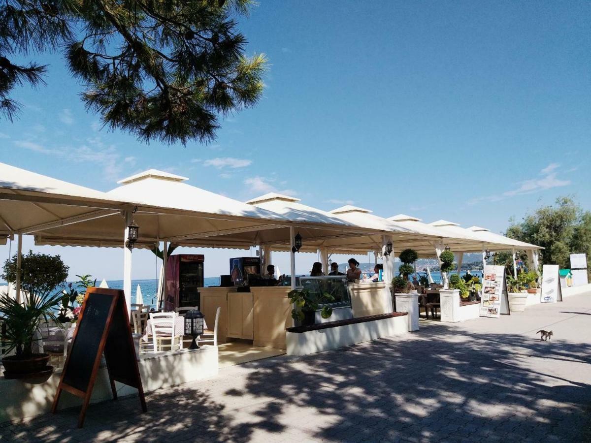 Apartments Kuce Lekovica Beach & Snack Bar- Bistro Eksteriør billede